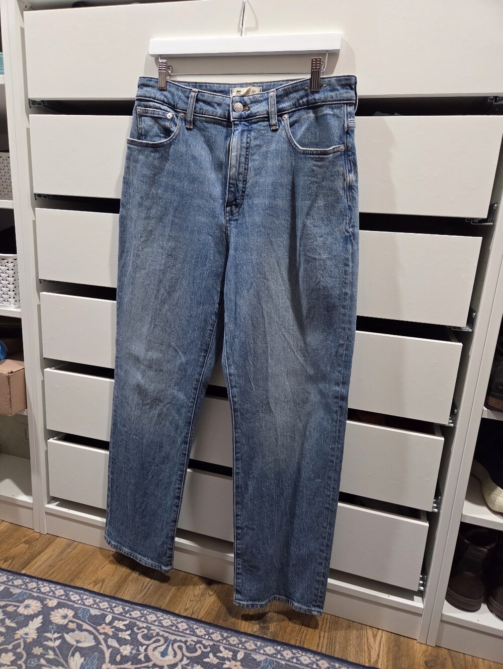Classic Women's Blue Jeans - Madewell Curvy 90s Straight
